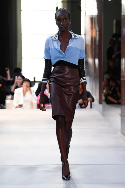 Look 4